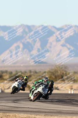 media/Dec-07-2025-CVMA (Sun) [[3e7d2de5dc]]/Race 18-Formula Twins-Formula 40 UL/